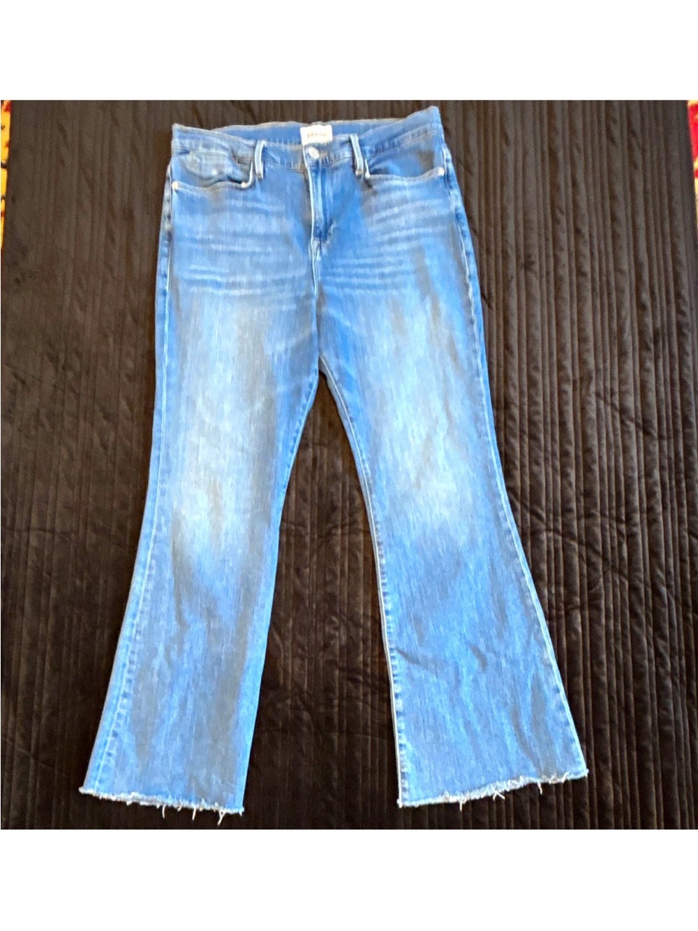 FRAME Le Easy Flare Jeans Size 32 Light Wash High Rise Raw Frayed Hem Flare